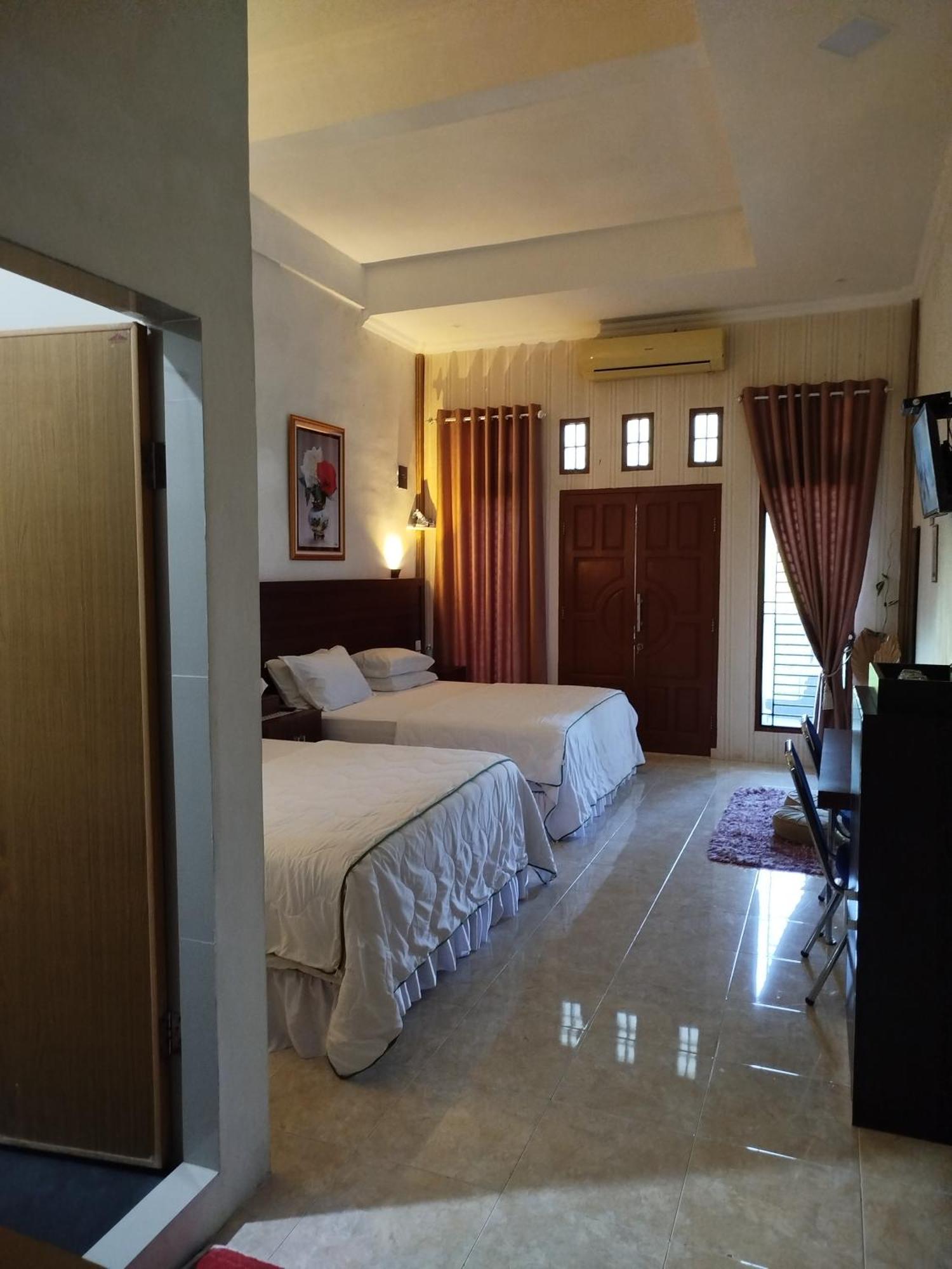 Kana Hasya Homestay "Rumoh Jamee" Meulaboh Exterior photo