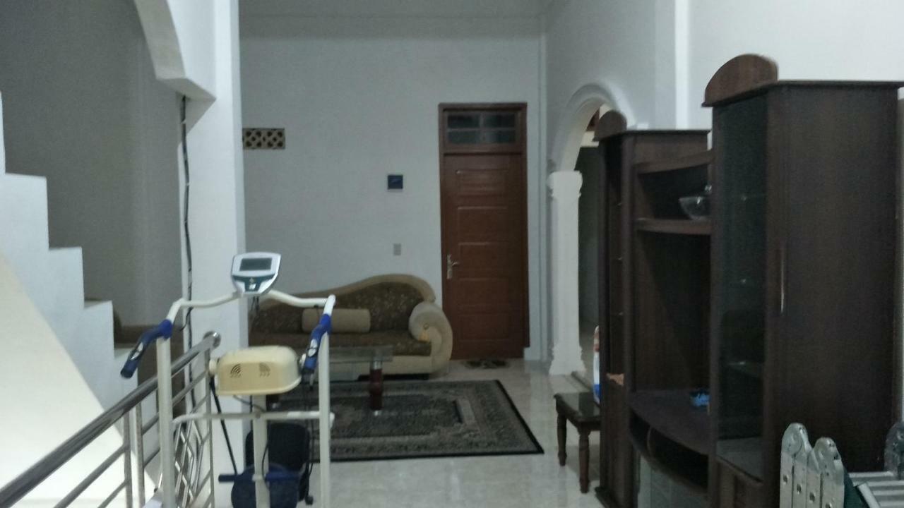 Kana Hasya Homestay "Rumoh Jamee" Meulaboh Exterior photo