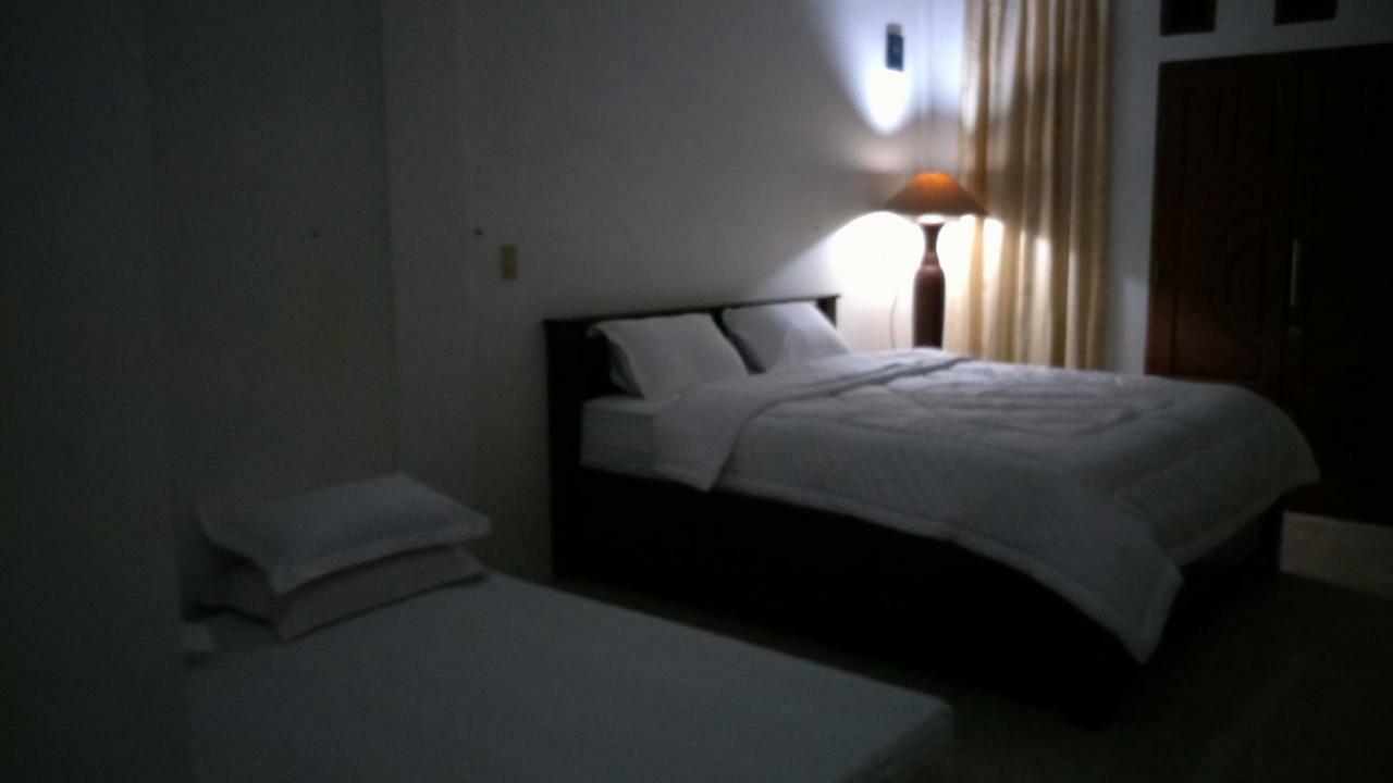 Kana Hasya Homestay "Rumoh Jamee" Meulaboh Exterior photo